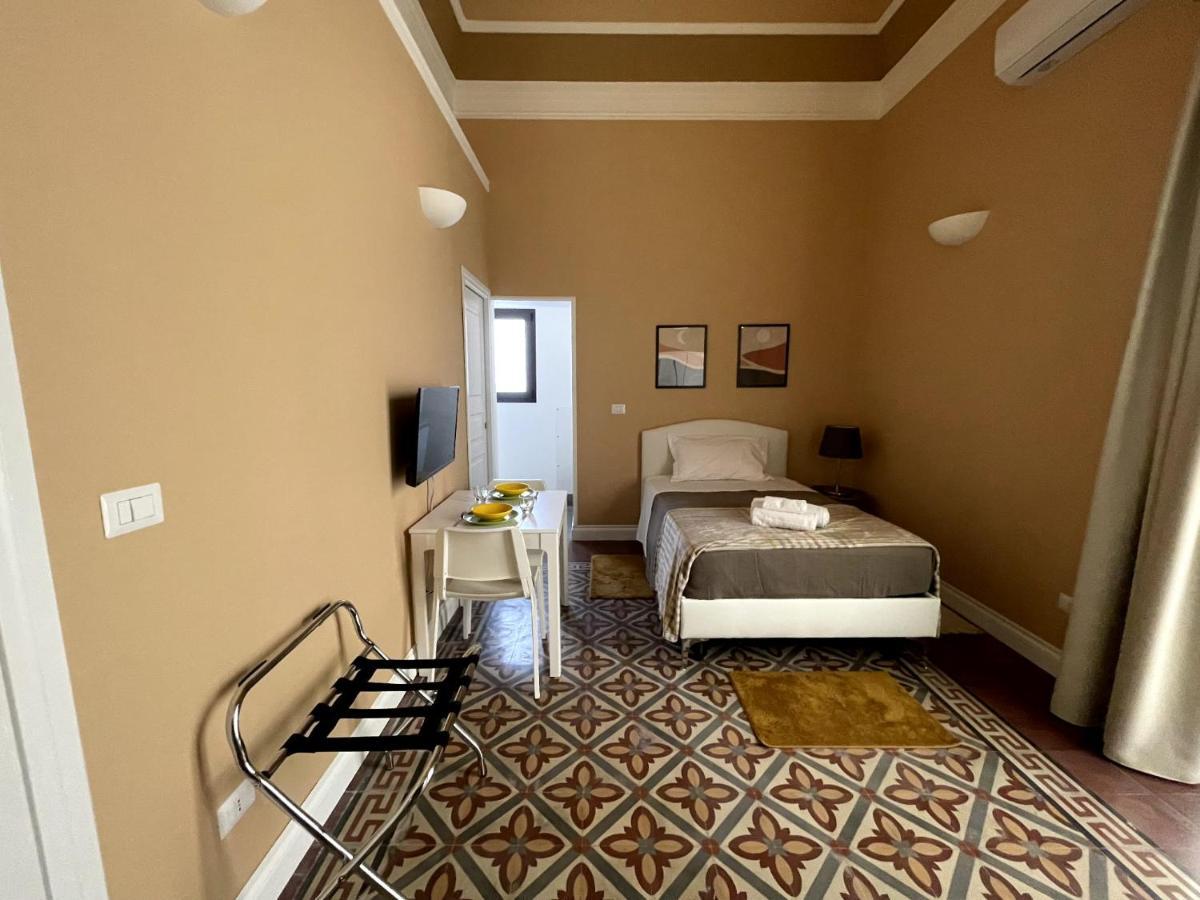 Faraone Apartments Катания Экстерьер фото